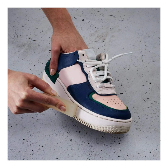 Magisk viskelæder til sneakers