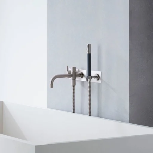 Vola 2143DT8 Grepsblander m/Hånddusjsett, Børstet krom
