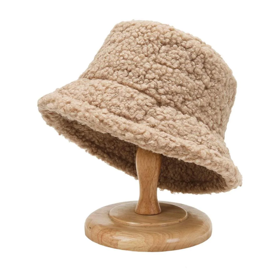 Bøttehat i kunstuld - Beige